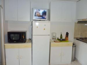 Appartement climatisé avec piscine, 5 couchages, proche commodités, Marseillan - FR-1-387-44