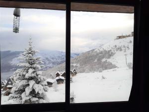 Chalet cosy 4 pers à 800m des pistes - TV, kitchenette équipée, navette gratuite vacances. - FR-1-457-308