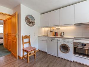 Appartement confortable aux pieds des pistes avec parking à Val-dIsère - FR-1-694-226