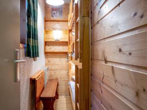 Appartement skis aux pieds avec parking et wifi à Val-dIsère - FR-1-694-229