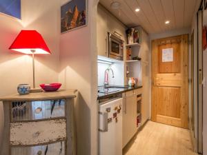 Studio rénové avec wifi, balcon, au cœur de Val-dIsère, proche pistes et commodités - FR-1-694-230