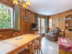 Appartement Chaleureux avec Parking et Accès Facile aux Pistes à Val-dIsère - FR-1-694-233