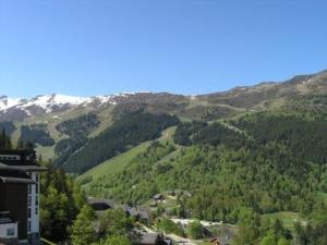 Studio chaleureux avec balcon, proche télésiège Morel à Méribel - FR-1-180-1