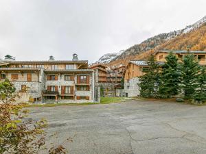 Appartement confortable et bien équipé à Val-dIsère avec parking et terrasse - FR-1-694-301