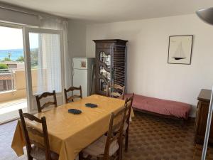 Le Lavandou - T2 avec terrasse vue mer - FR-1-308-166