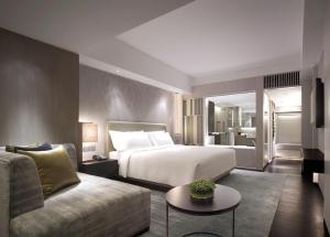 New World Makati Hotel, Manila