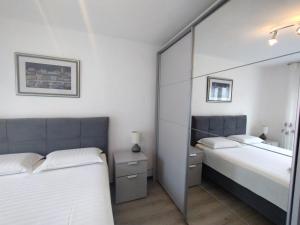 Apartment in Rovinj with Terrace, Air condition, WIFI, Washing machine (4686-2)