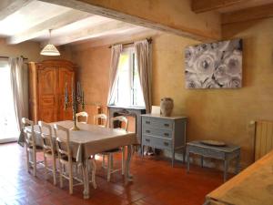 Maisons de vacances Charming holiday home in Lorgues with private pool : photos des chambres