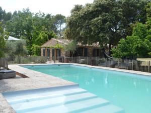 Maisons de vacances Charming holiday home in Lorgues with private pool : photos des chambres