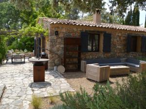 Maisons de vacances Charming holiday home in Lorgues with private pool : photos des chambres