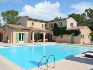 Rural villa in Lorgues with a private pool