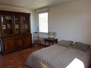 Maisons de vacances Stylish holiday home in Lorgues with private heated pool : photos des chambres