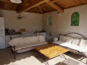 Maisons de vacances Stylish holiday home in Lorgues with private heated pool : photos des chambres