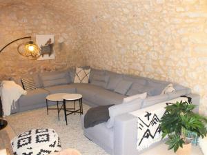 Maisons de vacances Spacious holiday home in Bagnols en For t with pool : photos des chambres