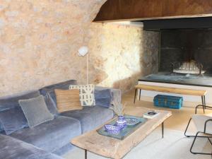 Maisons de vacances Spacious holiday home in Bagnols en For t with pool : photos des chambres