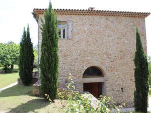 Maisons de vacances Spacious holiday home in Bagnols en For t with pool : photos des chambres