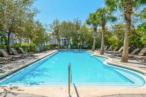 Summer Edge Seas the Day