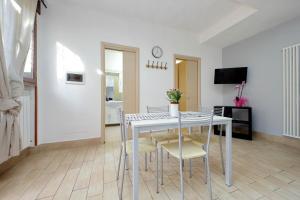 Vatican Flat Cozy Court