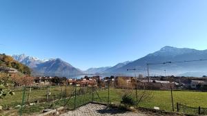 Apartment with garden, lake view and parking - Larihome A15