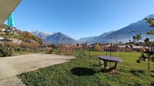 Apartment with garden, lake view and parking - Larihome A15