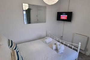 Contractor Base - Flexible Parking - Smart TVs in Rooms