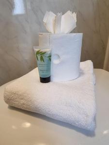 City Centre Studio 3 with Kitchenette, Free Wifi and Smart TV with Netflix by Yoko Property