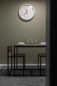 City Centre Studio 3 with Kitchenette, Free Wifi and Smart TV with Netflix by Yoko Property