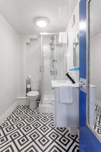 City Centre Studio 3 with Kitchenette, Free Wifi and Smart TV with Netflix by Yoko Property