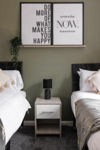 City Centre Studio 3 with Kitchenette, Free Wifi and Smart TV with Netflix by Yoko Property