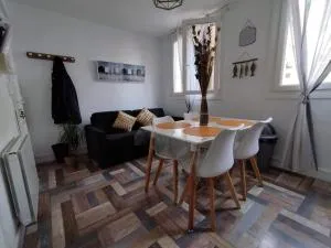 Ô bord de L' eau - كرييل-سور-مير