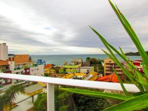 VDC-225 Moderno monoambiente a pocos mts del mar de Bombinhas