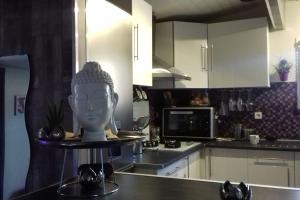 Chalet de charme avec piscine dans camping