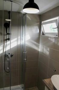 House with hot tub and swimming pool near Zagreb
