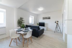 Appartements LE DUPLEX - PARKING GRATUIT+ WIFI + NETFLIX : Appartement 2 Chambres