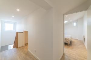 Appartements LE DUPLEX - PARKING GRATUIT+ WIFI + NETFLIX : photos des chambres