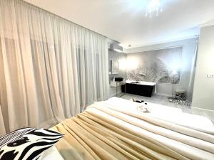 AM Apartment 13 Studio with Piano & Bathtub