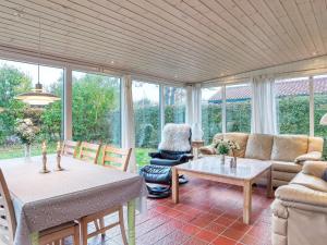 6 person holiday home in Dannemare