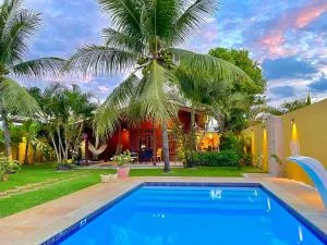 Bangalô de Madeira em Condomínio de Praia - 伊比拉奎拉