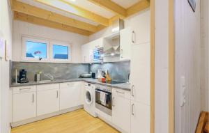 Beautiful Home In Ostseeresort Olpenitz