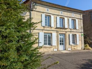 Maisons de vacances Gite Baignes-Sainte-Radegonde, 5 pieces, 7 personnes - FR-1-653-169 : photos des chambres