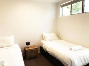 3 Bedroom Central Beachside Kingscliff Apartment with Pool