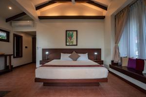 Island View Beachfront Resort