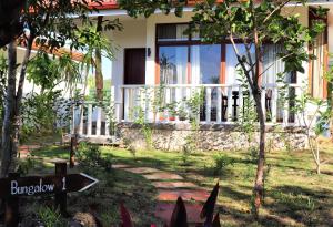 Island View Beachfront Resort