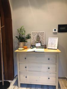 Appartamento con 3 camere 3 bagni e posto auto Libri e Giardini