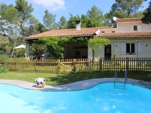 Maisons de vacances Beautiful holiday home in Lorgues with private pool : photos des chambres