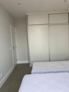 Apartamento reformado, tudo novo, Copa-Ipanema