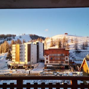 Charmant 2 pièces centre station