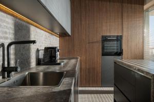 Mandala Designer Apartments with Free Private Parking, near Mall Coresi