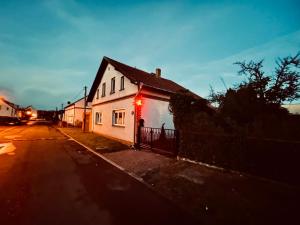 Bei der Kahnfährfrau Mit NEUEM Innenhof Garten