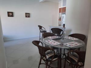 Amplo e confortável apto a 98 metros da praia de Bombinhas